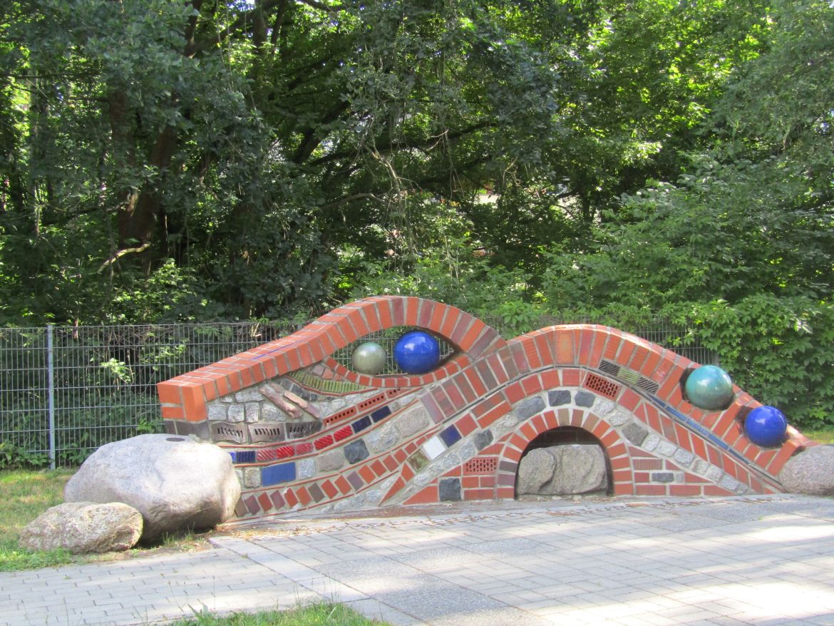 Schmuckwand_bearbeitet.jpg